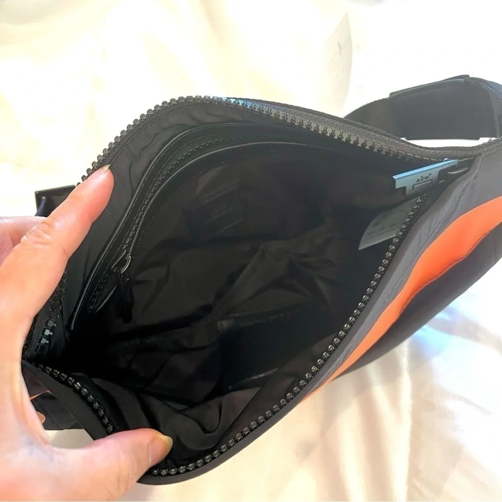 A-COLD-WALL Stria logo messenger bag black Orange